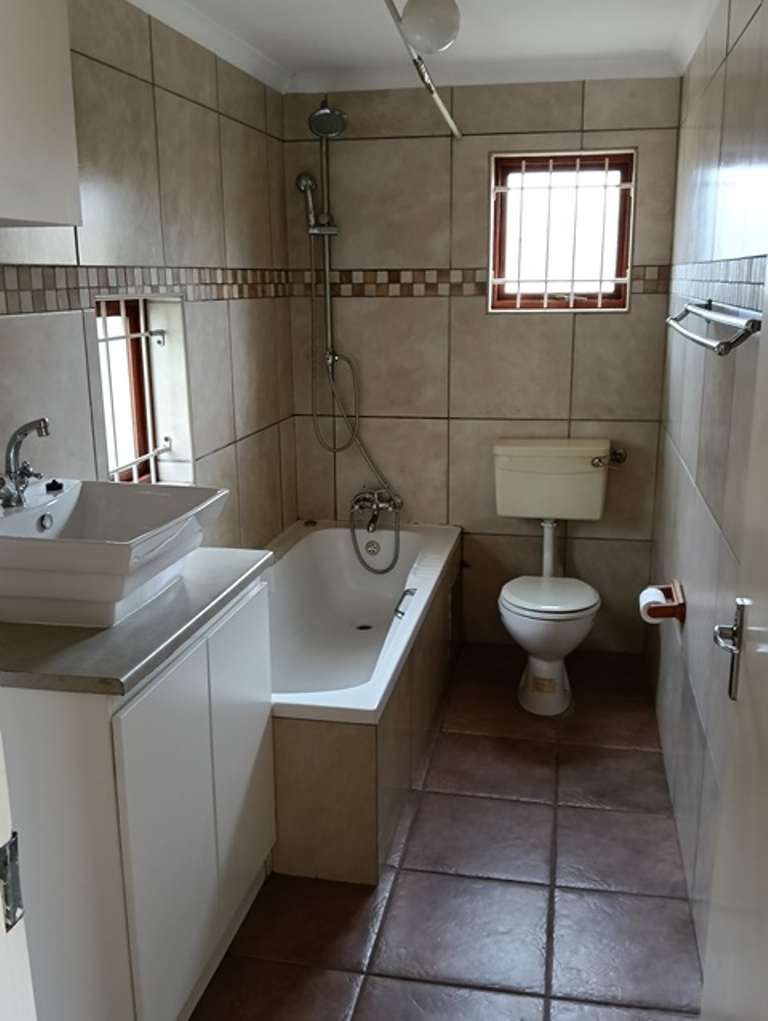 2 Bedroom Property for Sale in Fairview Golf Estate Western Cape